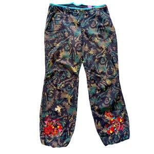 Vintage Oilily EUC XL camouflage wolf print pants.